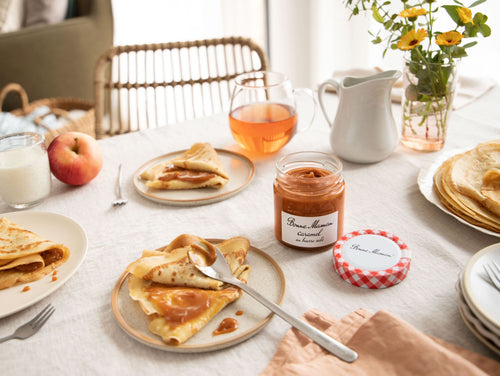 Photo de mise en situation de Caramel au beurre salé et sa cuillère en métal Bonne Maman - Bonne Maman - 3